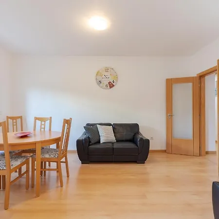 - With Swimming Pool Near The Beach Apartment *