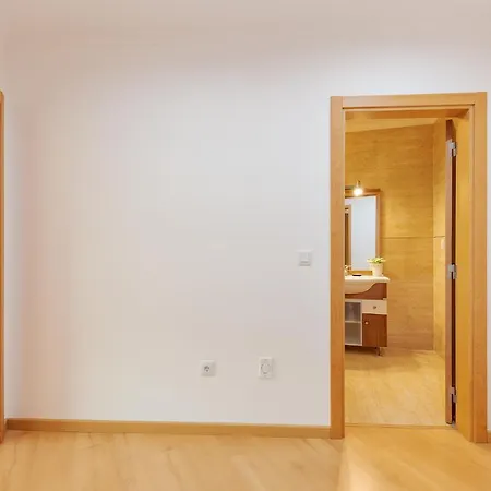 - With Swimming Pool Near The Beach Apartment *