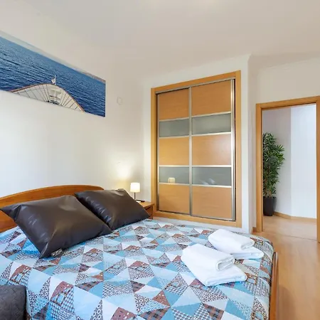 Apartment - With Swimming Pool Near The Beach *